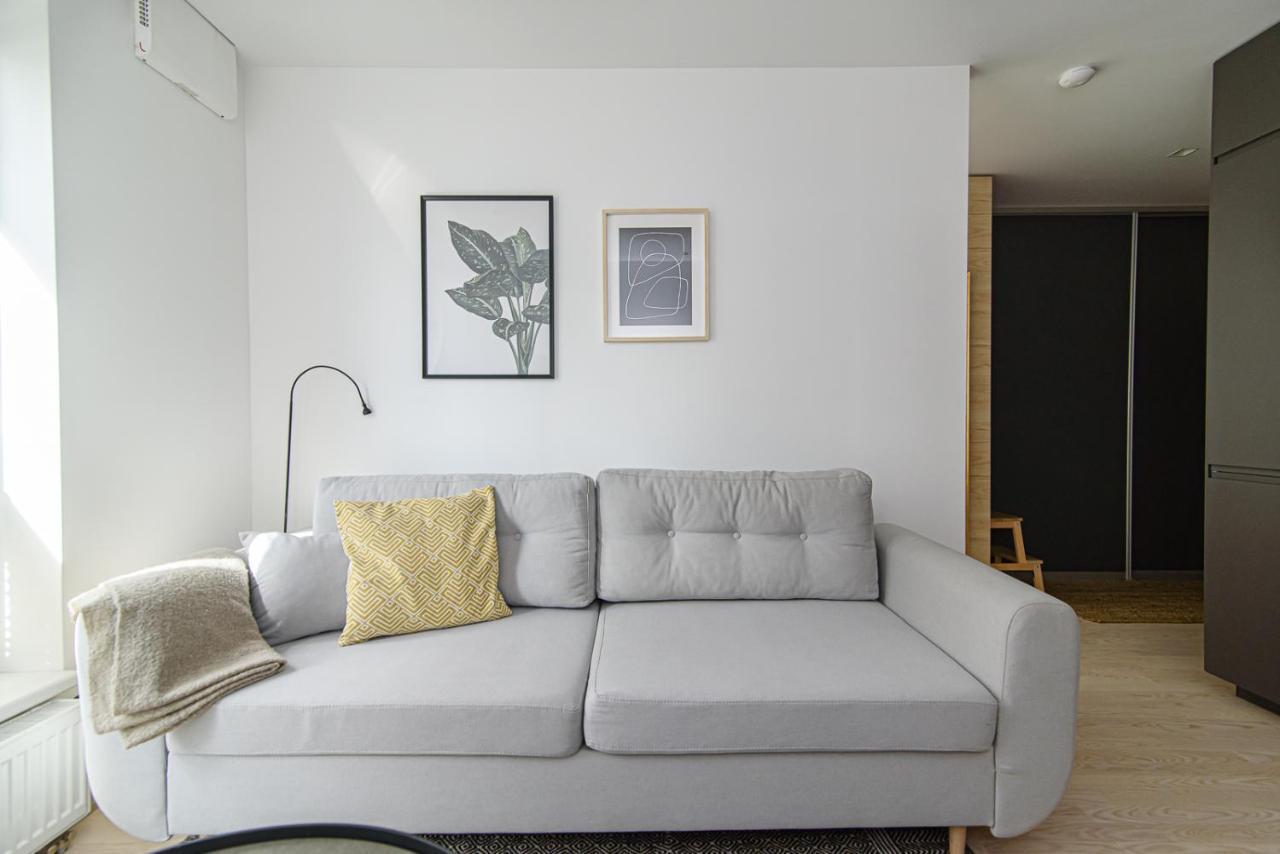 Modern Next To Ozas Park By Urban Rent Apartment *